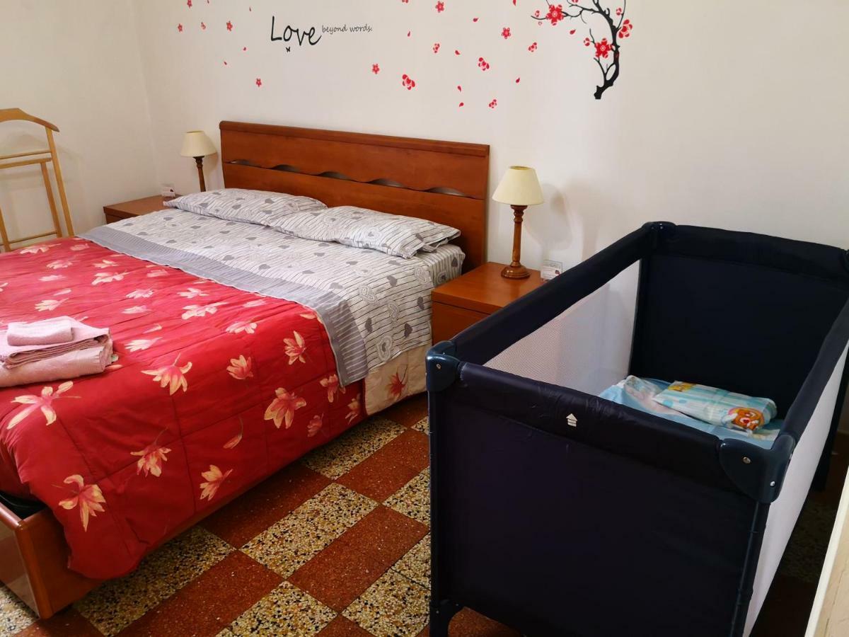 Angoletto Di Trastevere 罗马 外观 照片